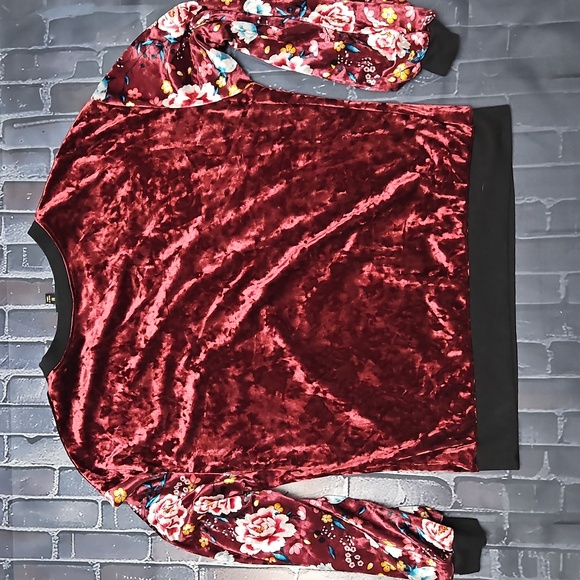 Disney Mulan Velour long sleeve euc - Picture 4 of 8